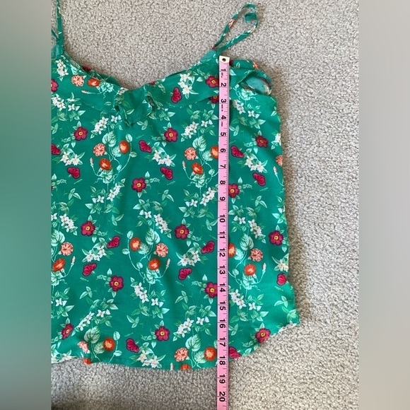 Old Navy Women Green Floral Ruffle Tank Top Size Medium - Picture 6 of 6